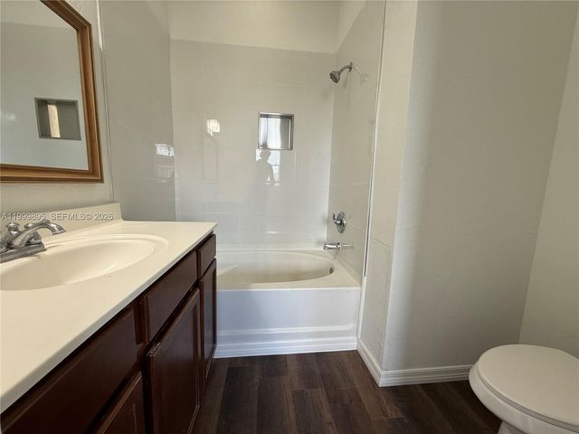 8800 NW 107th CT 219-10, Doral, FL 33178