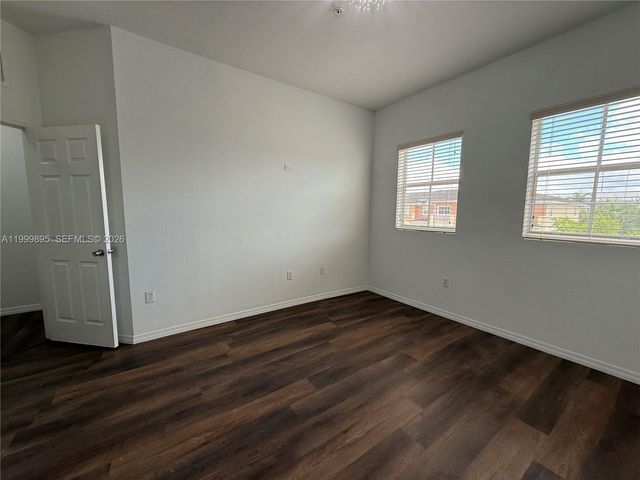 8800 NW 107th CT 219-10, Doral, FL 33178