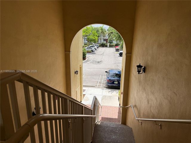 8800 NW 107th CT 219-10, Doral, FL 33178