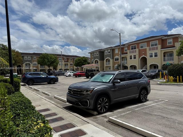 8800 NW 107th CT 219-10, Doral, FL 33178