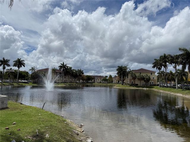 8800 NW 107th CT 219-10, Doral, FL 33178