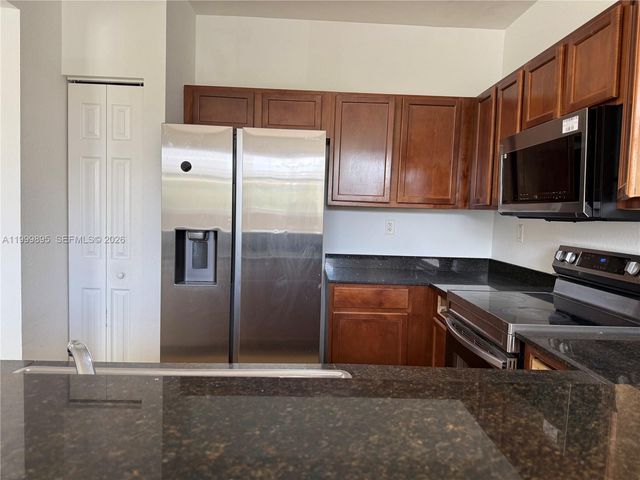 8800 NW 107th CT 219-10, Doral, FL 33178