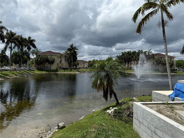 8800 NW 107th CT 219-10, Doral, FL 33178