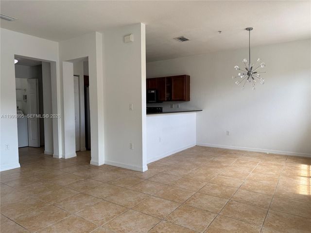 8800 NW 107th CT 219-10, Doral, FL 33178