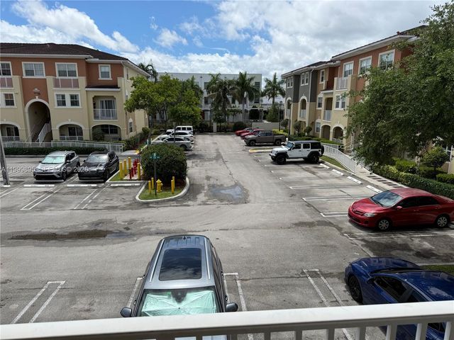 8800 NW 107th CT 219-10, Doral, FL 33178