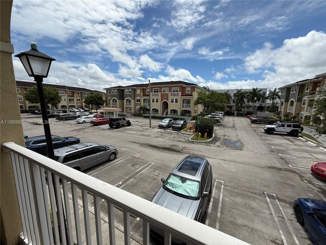 8800 NW 107th CT 219-10, Doral, FL 33178