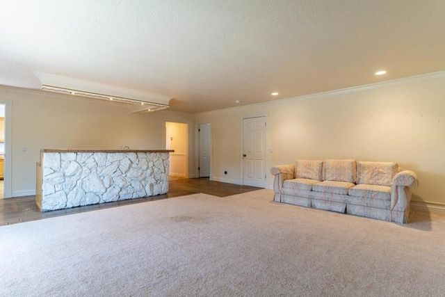 747 Ridgemark Drive, Hollister, CA 95023
