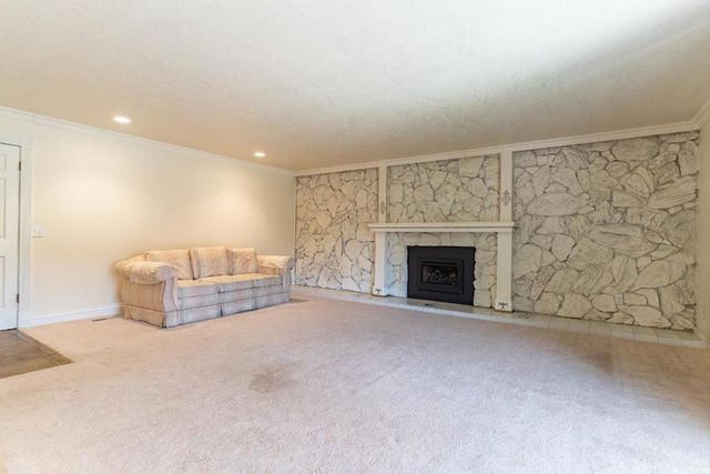 747 Ridgemark Drive, Hollister, CA 95023
