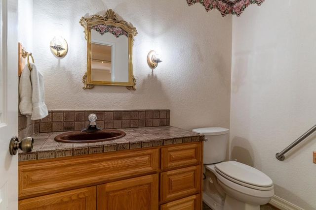 747 Ridgemark Drive, Hollister, CA 95023
