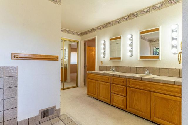 747 Ridgemark Drive, Hollister, CA 95023