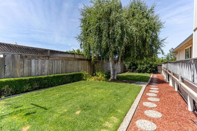 747 Ridgemark Drive, Hollister, CA 95023