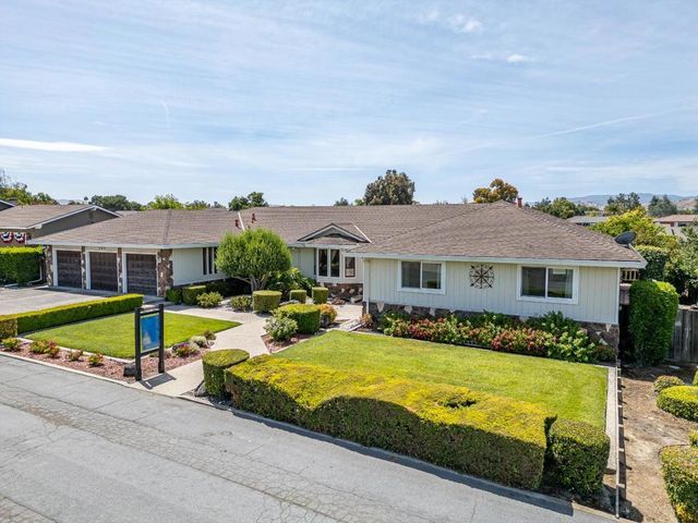 747 Ridgemark Drive, Hollister, CA 95023