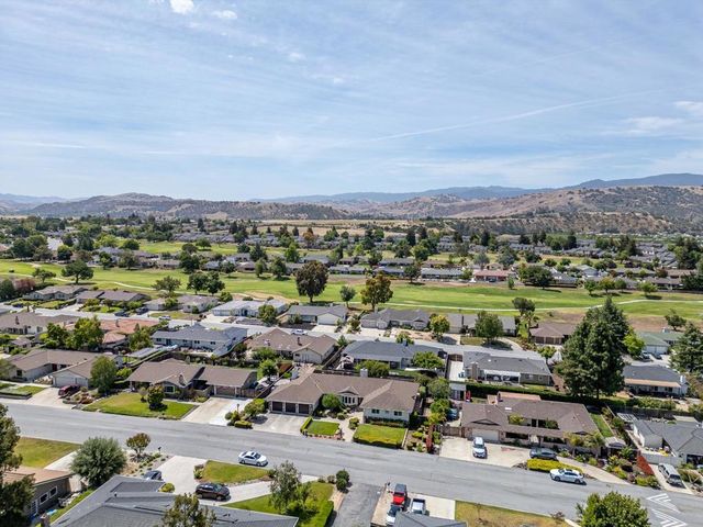 747 Ridgemark Drive, Hollister, CA 95023