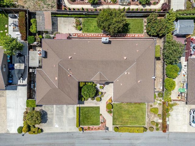 747 Ridgemark Drive, Hollister, CA 95023