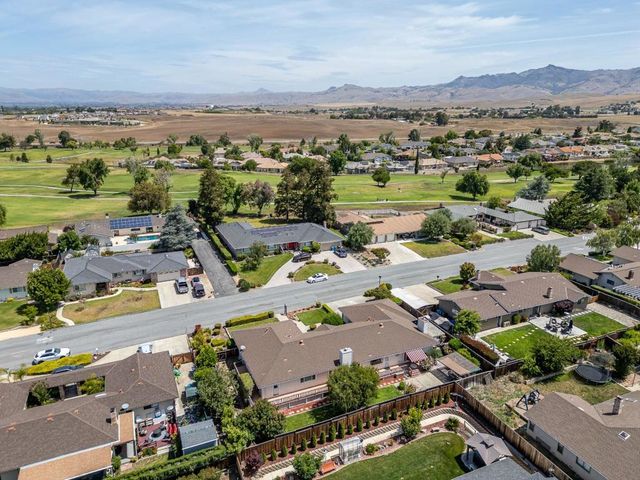 747 Ridgemark Drive, Hollister, CA 95023