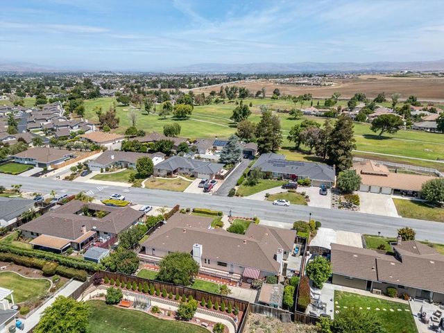 747 Ridgemark Drive, Hollister, CA 95023
