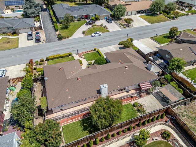 747 Ridgemark Drive, Hollister, CA 95023