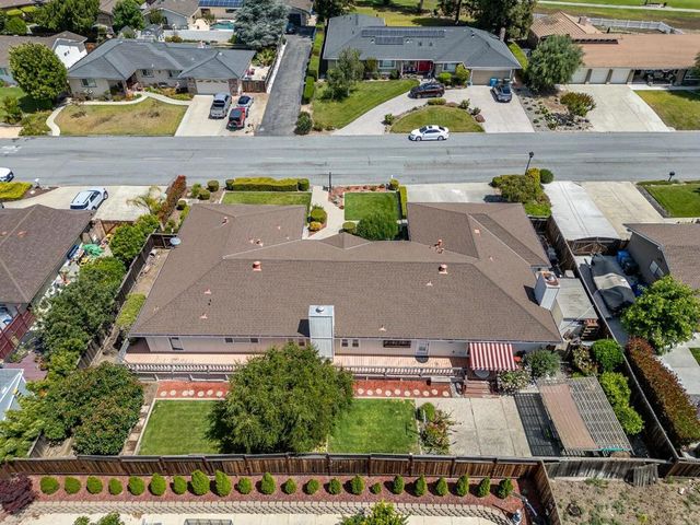 747 Ridgemark Drive, Hollister, CA 95023