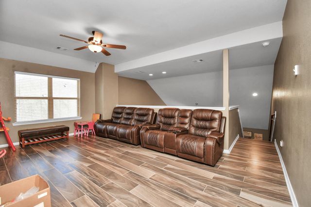 427 Heatherton Hill Drive, Rosenberg, TX 77469