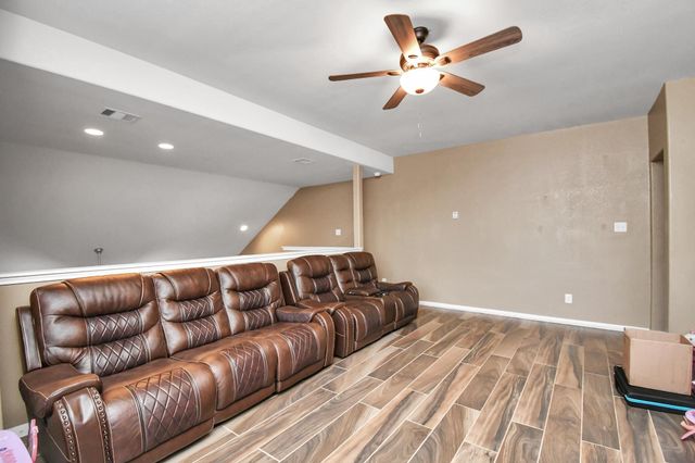 427 Heatherton Hill Drive, Rosenberg, TX 77469