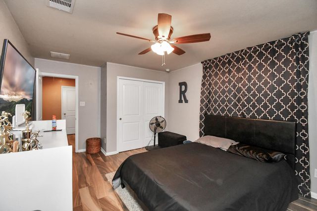 427 Heatherton Hill Drive, Rosenberg, TX 77469