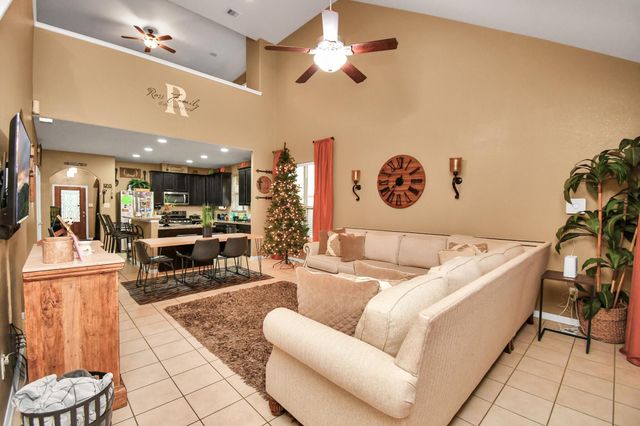 427 Heatherton Hill Drive, Rosenberg, TX 77469