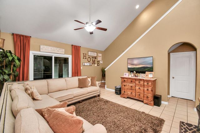 427 Heatherton Hill Drive, Rosenberg, TX 77469