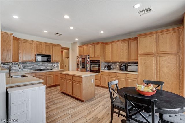 2324 Tedesca Drive, Henderson, NV 89052