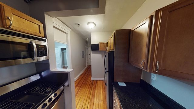 65 Burbank 21, Boston, MA 02115