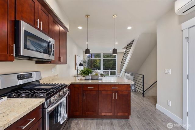 8517 7th Avenue S, Seattle, WA 98108