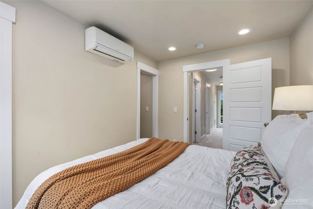 8517 7th Avenue S, Seattle, WA 98108