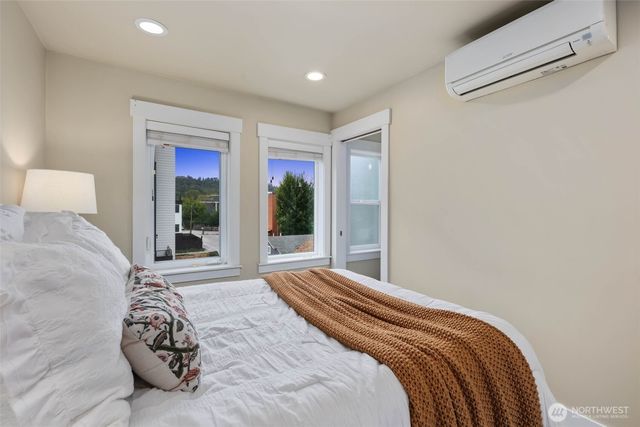 8517 7th Avenue S, Seattle, WA 98108