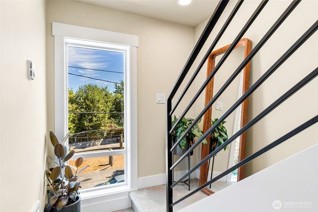 8517 7th Avenue S, Seattle, WA 98108