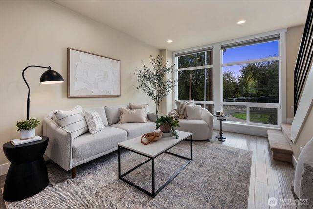 8517 7th Avenue S, Seattle, WA 98108