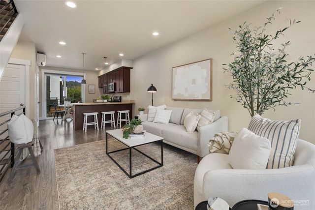 8517 7th Avenue S, Seattle, WA 98108