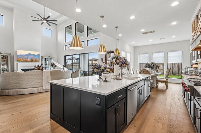 10007 Regal Mist Drive, Missouri City, TX 77459
