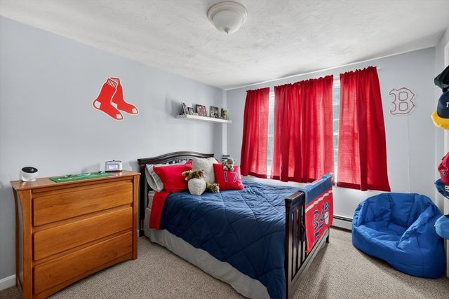 59 Arabian Dr, Taunton, MA 02780