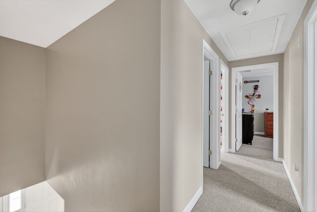 59 Arabian Dr, Taunton, MA 02780