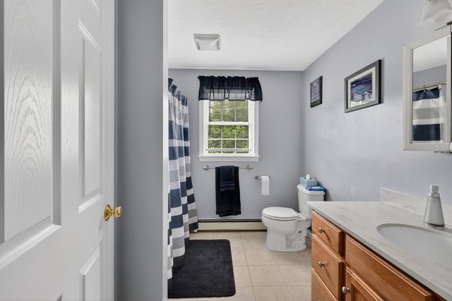 59 Arabian Dr, Taunton, MA 02780