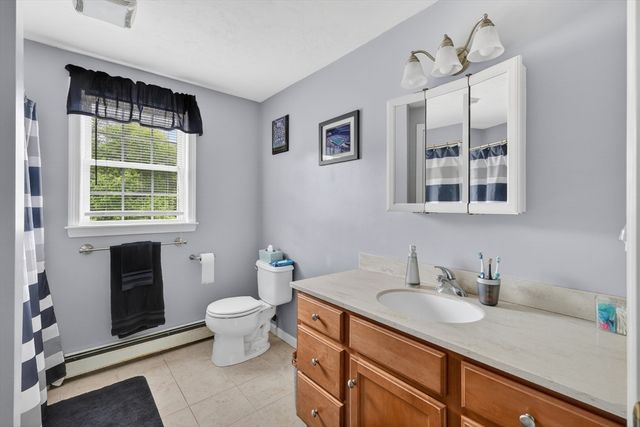 59 Arabian Dr, Taunton, MA 02780
