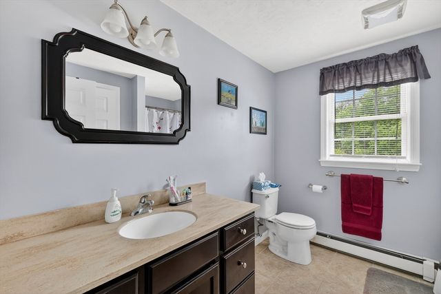 59 Arabian Dr, Taunton, MA 02780