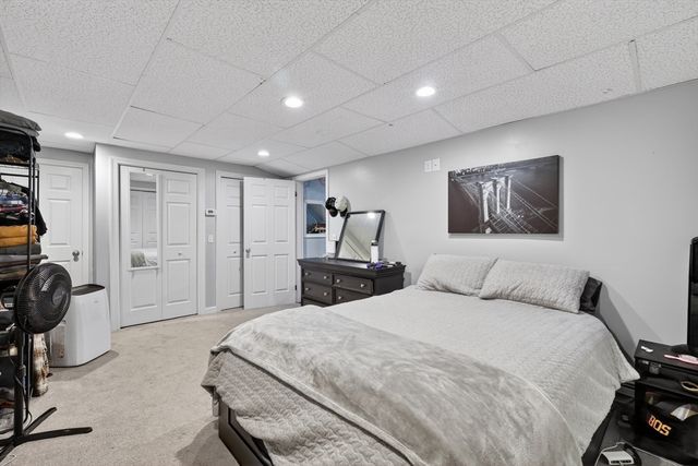 59 Arabian Dr, Taunton, MA 02780