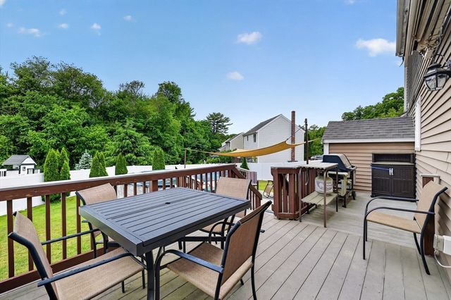 59 Arabian Dr, Taunton, MA 02780