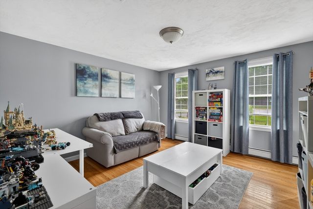 59 Arabian Dr, Taunton, MA 02780