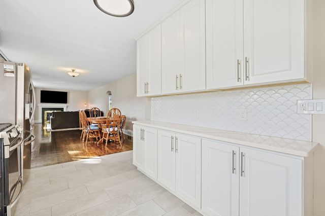 105 Edward St, Agawam, MA 01001
