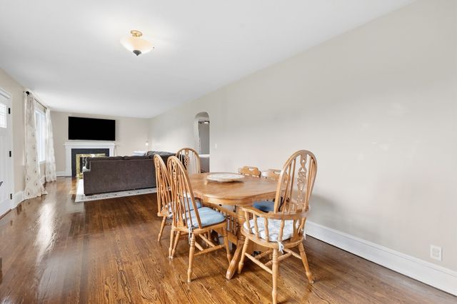 105 Edward St, Agawam, MA 01001