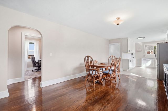 105 Edward St, Agawam, MA 01001