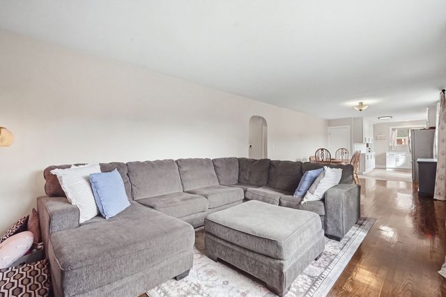105 Edward St, Agawam, MA 01001