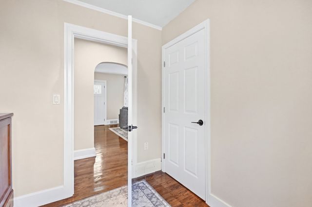 105 Edward St, Agawam, MA 01001