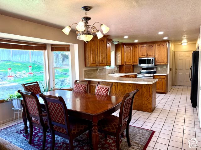 822 E SKYLARK DR, Spanish Fork, UT 84660